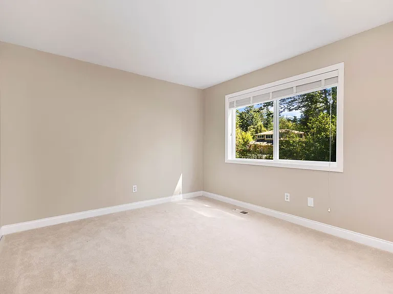 24923 NE 3rd Pl — Photo 18