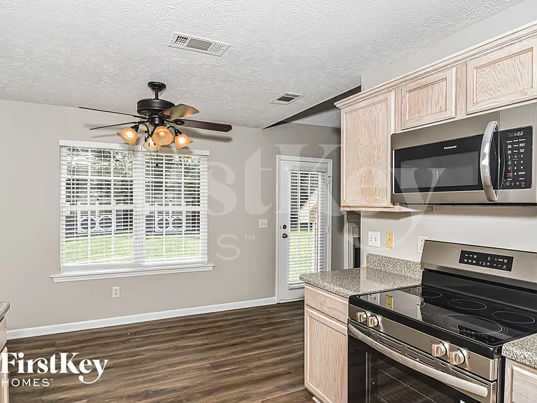 5048 Singing Hills Dr — Photo 8