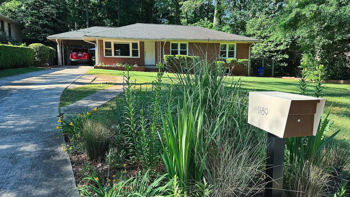Parking for up to five cars on the driveway plus carport - 1189 Franklin Cir