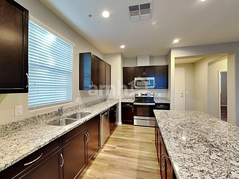 20715 W Stone Hill Rd — Photo 3