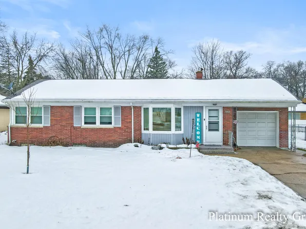 3463 McCracken St, Norton Shores, MI 49441