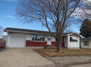 103 Hiawatha Dr, Kirkland, IL