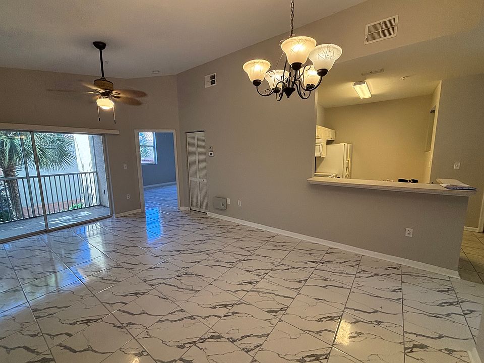 Huge Living Room with Lanai