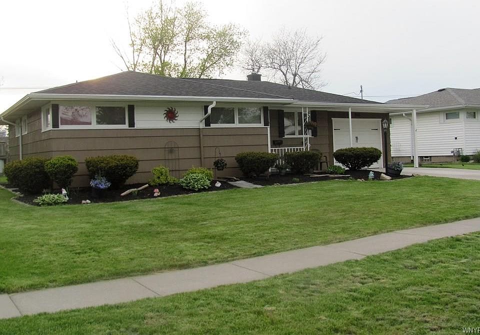1st image of 968 Woodstock Ave