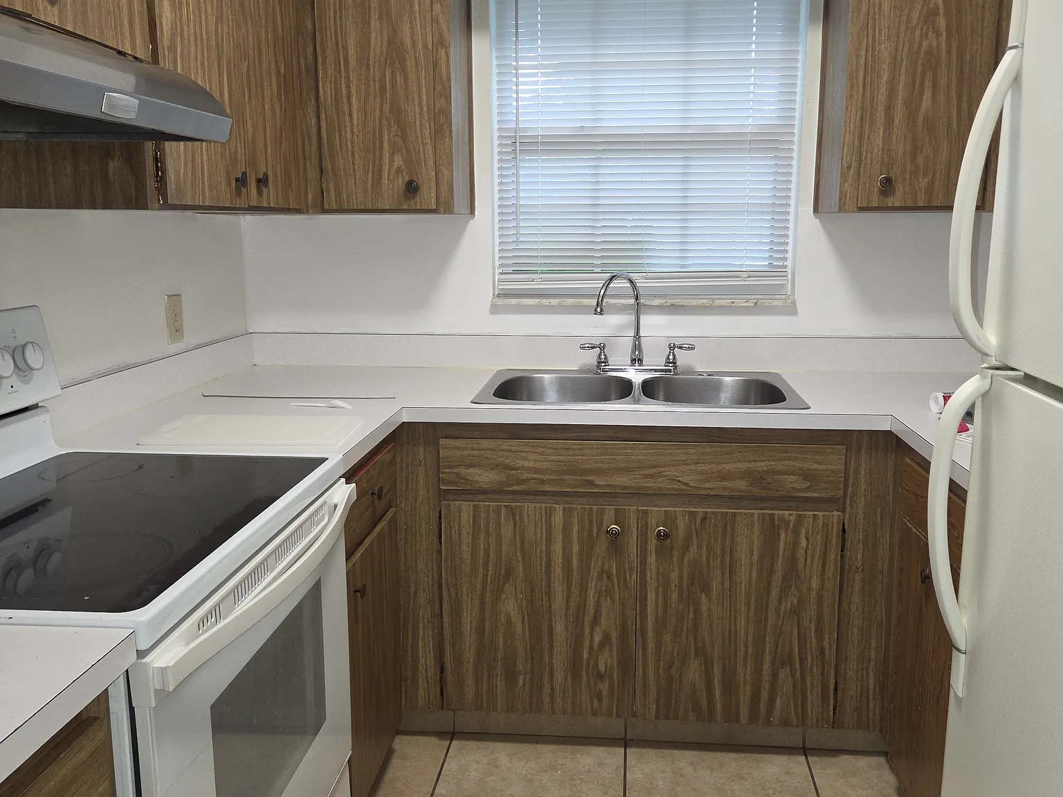 Eagleview Dr, Brandon — Photo 2