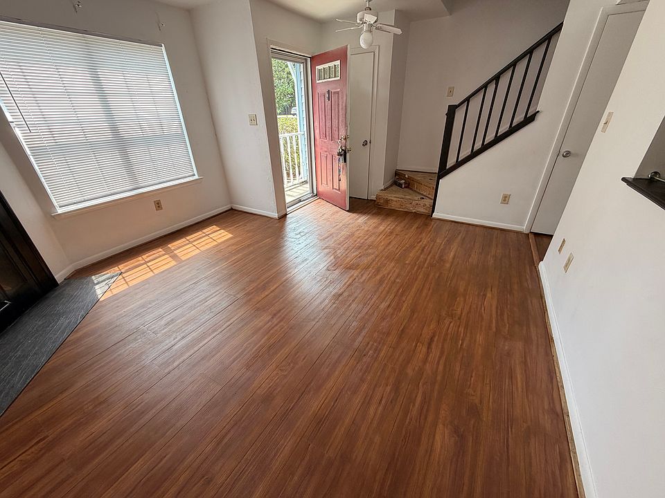 2nd image of 12 Bayview Ct