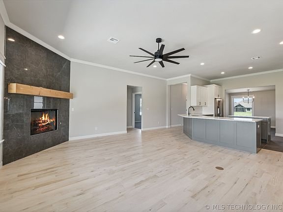5th image of 23192 E 106th Pl S