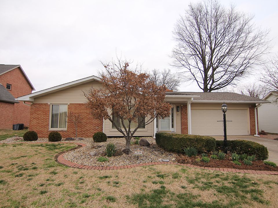 1st image of 2559 Westmoreland Dr