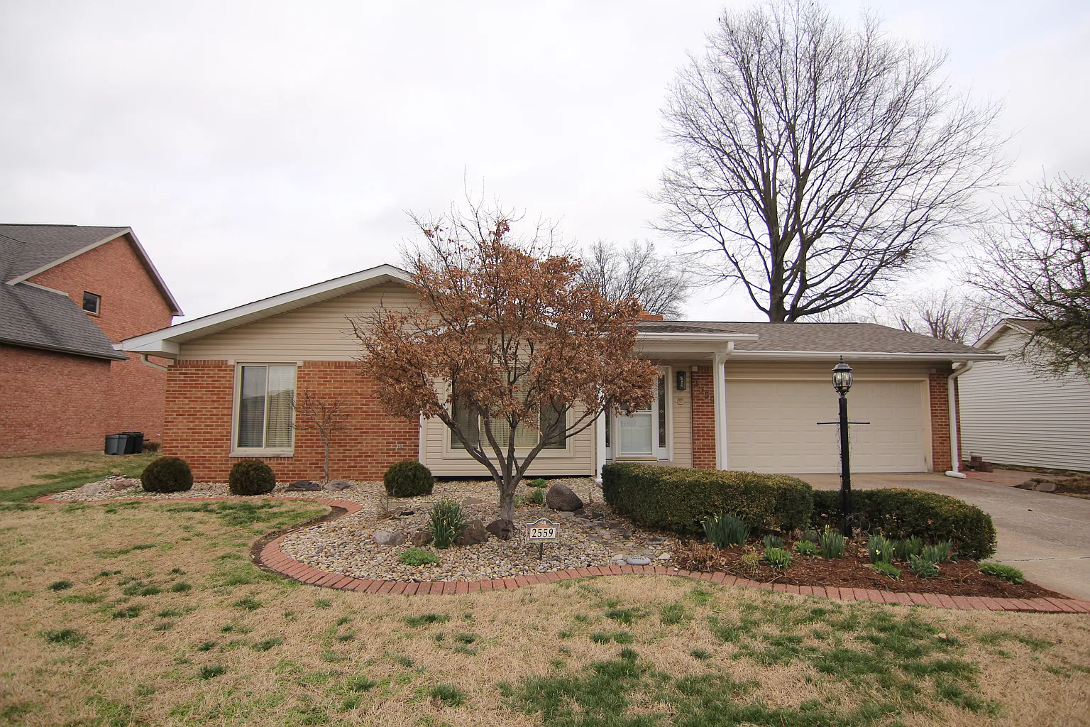 2559 Westmoreland Dr photo 1