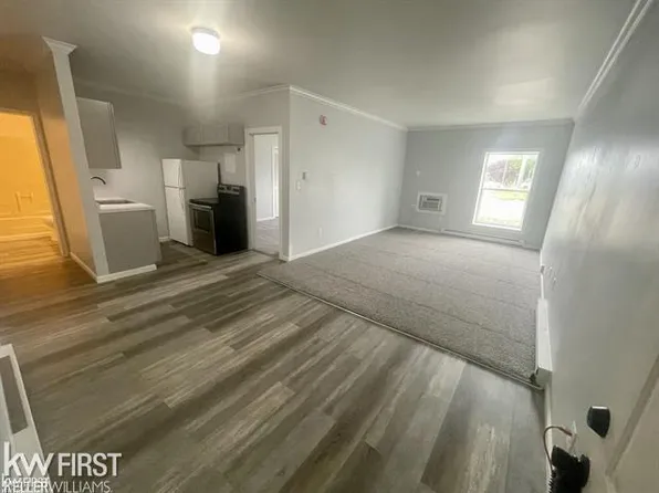 11009 N Saginaw St #2, Mount Morris, MI 48458