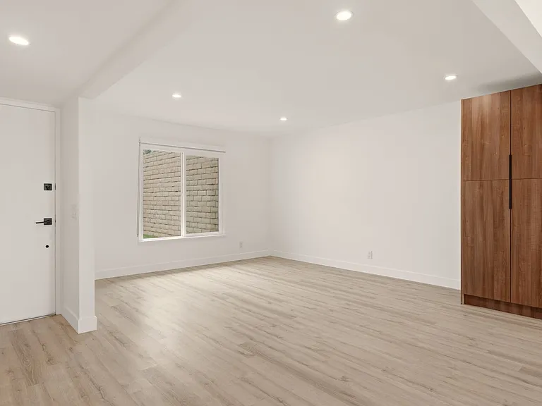 725 Palomares Ave — Photo 1