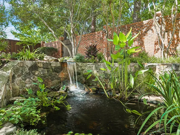 430 Frankie Ln, Lewisville, TX 75057