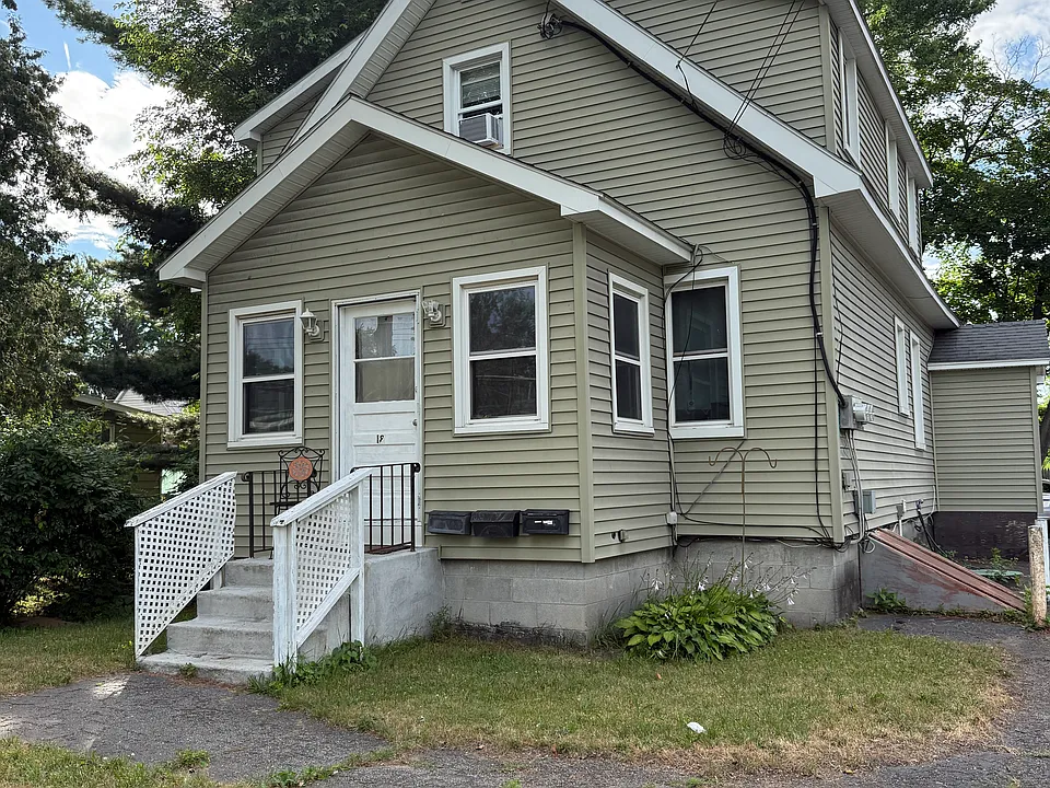 18 Lily St #BASEMENT