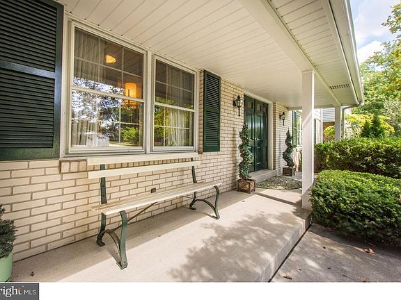 4th image of 3305 S Rockfield Dr