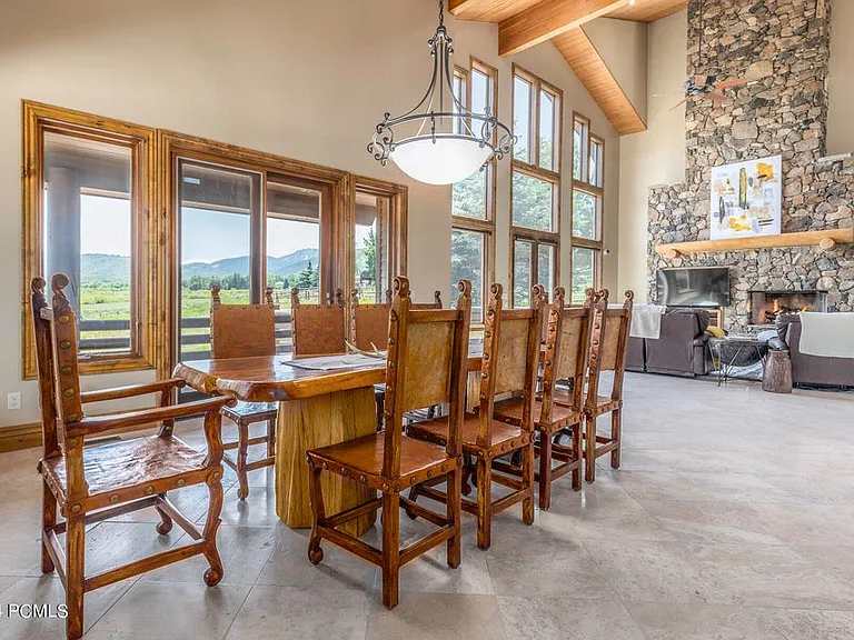 2600 Meadows Dr — Photo 5