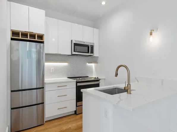 150 Eagle St APT 3R, Brooklyn, NY 11222