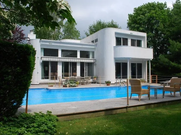 https://photos.zillowstatic.com/fp/523b57ed1cc2c13994a06770fdb5542a-p_e.webp