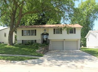 4986 S 87th St, Omaha, NE 68127