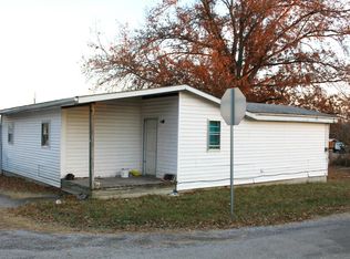 481 Los Angeles Rd, Carbondale, IL 62901