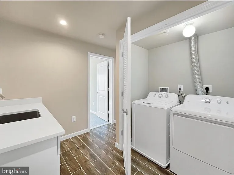 1435 Howard Rd SE — Photo 6