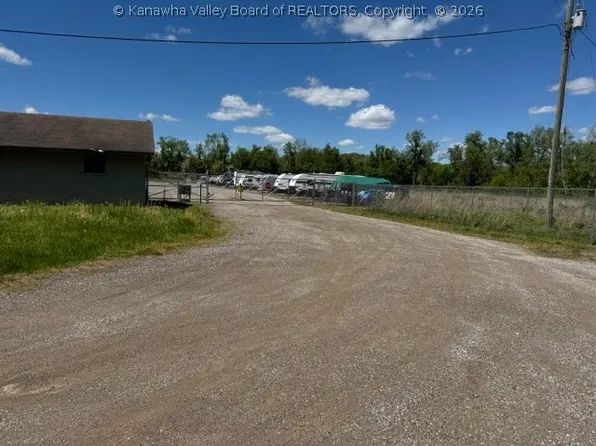 17606 Winfield Rd, Fraziers Bottom, WV 25082