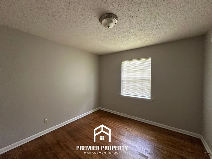 5101 Rolling Fields Dr — Photo 16