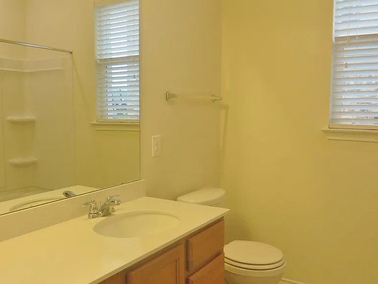 1042 Bowline Dr — Photo 6