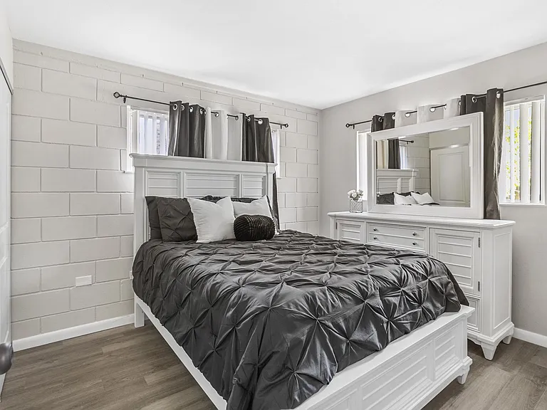 Bella Sol Apartments — Photo 34