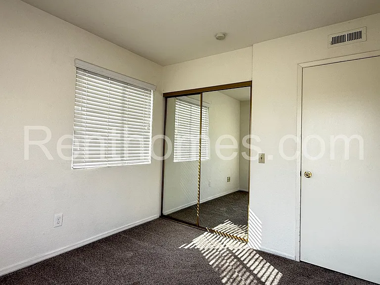 1553 Palomar Dr — Photo 15