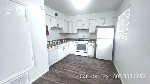 141 Manzano St NE Photo 1
