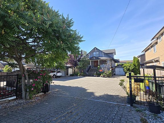 3rd image of 4431 Steveston Hwy