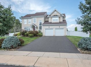 8 Earl Ct, Jackson, NJ 08527