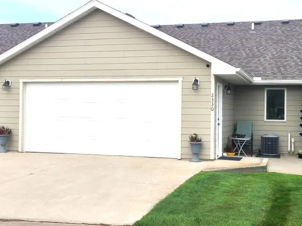 2330 Callaway Ct, Pierre, SD 57501