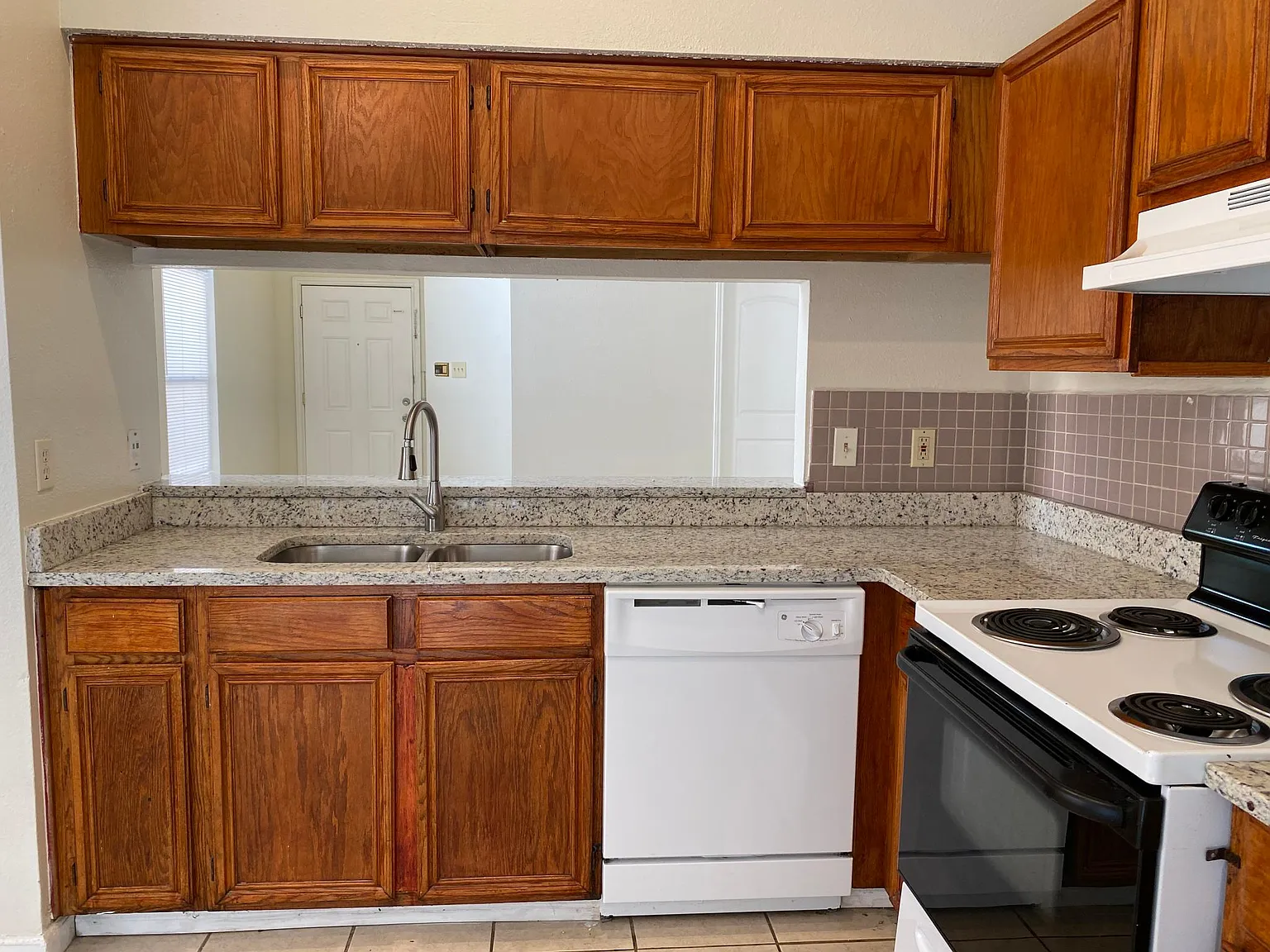 3 bed, 1032 sqft, $1,500 — Photo 4