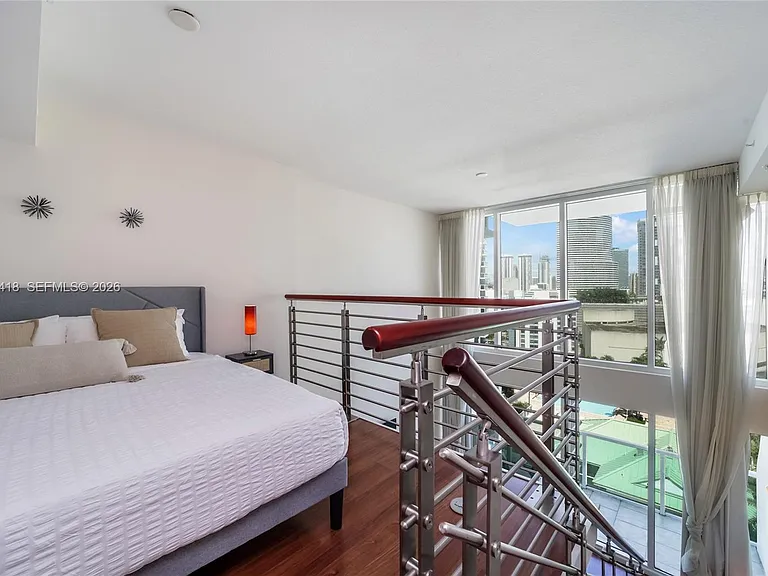 41 SE 5th St #1003 — Photo 7