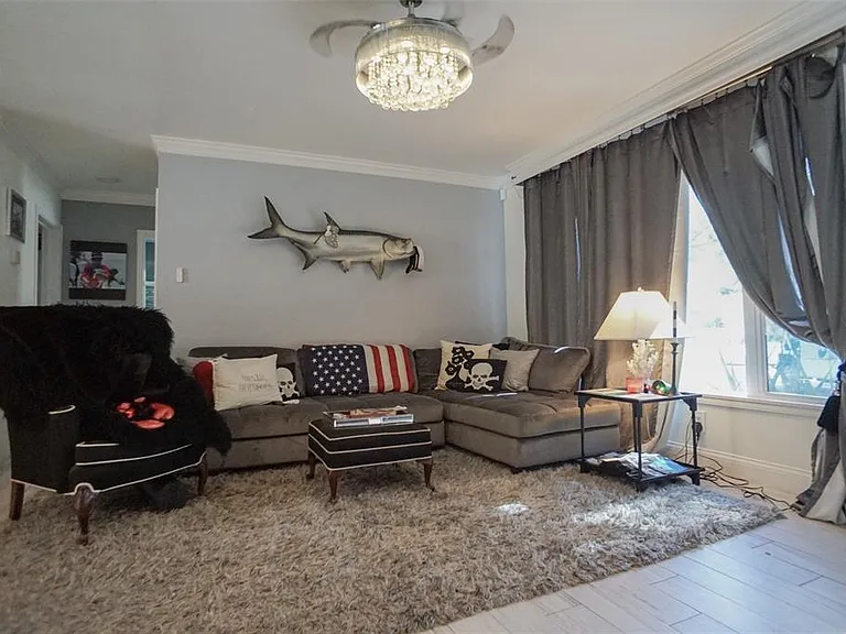 328 Carl Ave — Photo 9