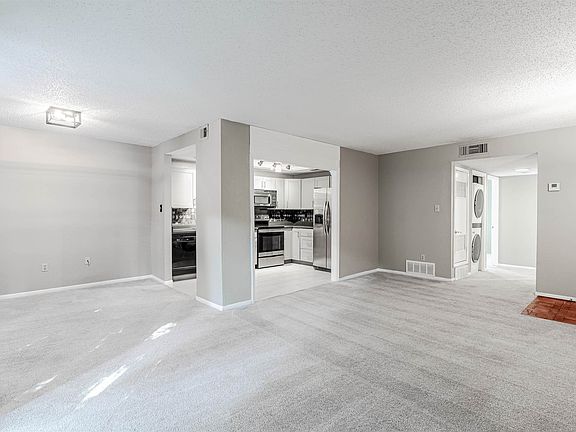3rd image of 816 Creekside Dr #2504