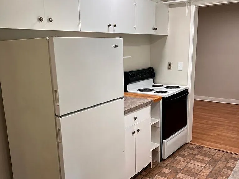 230-232 NE Azalea Dr — Photo 5