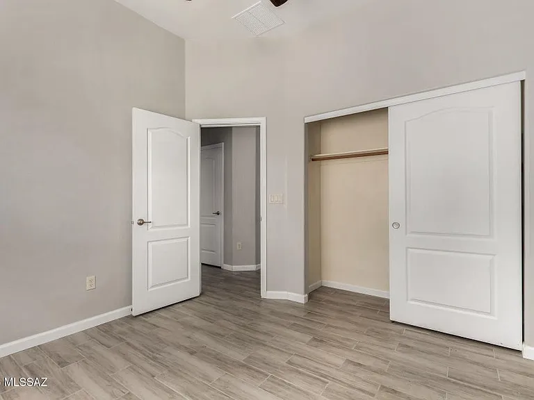 12842 N Westminster Dr — Photo 15