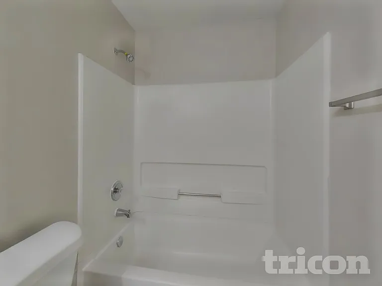 18167 Woodsdale Ct — Photo 13