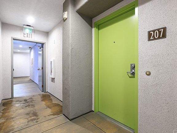 4th image of 111 S De Lacey Ave Unit 207