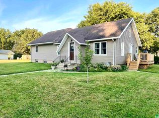 212 S Franklin St, Elk Point, SD 57025