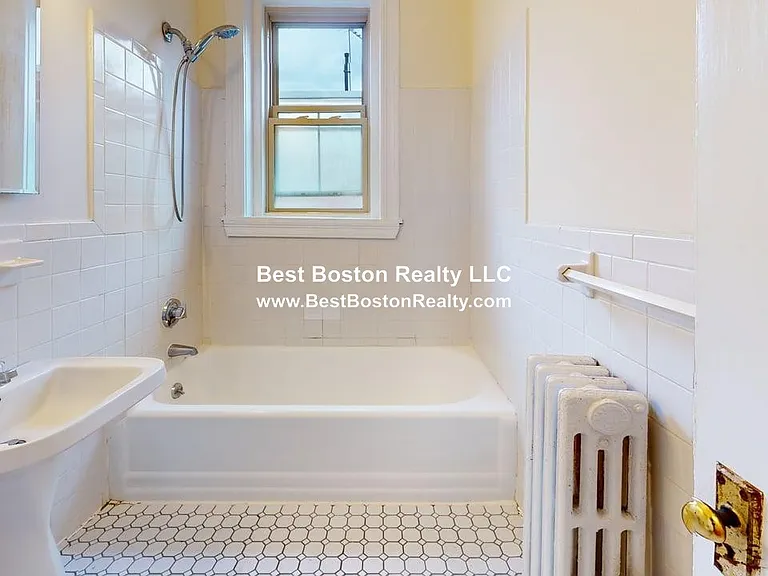 89 Trowbridge St #31 — Photo 5