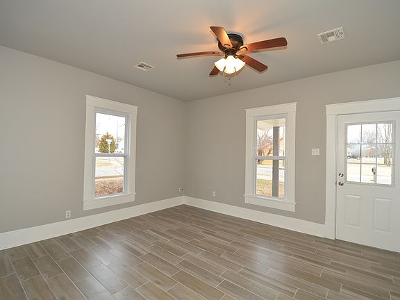 4th image of 500 S Carl St