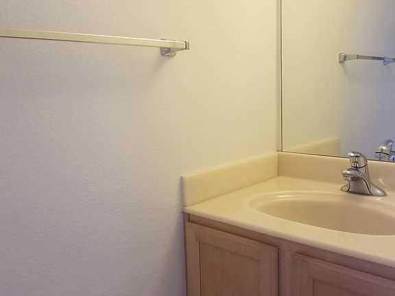 4th image of 4904 Bridgepointe Pl #1