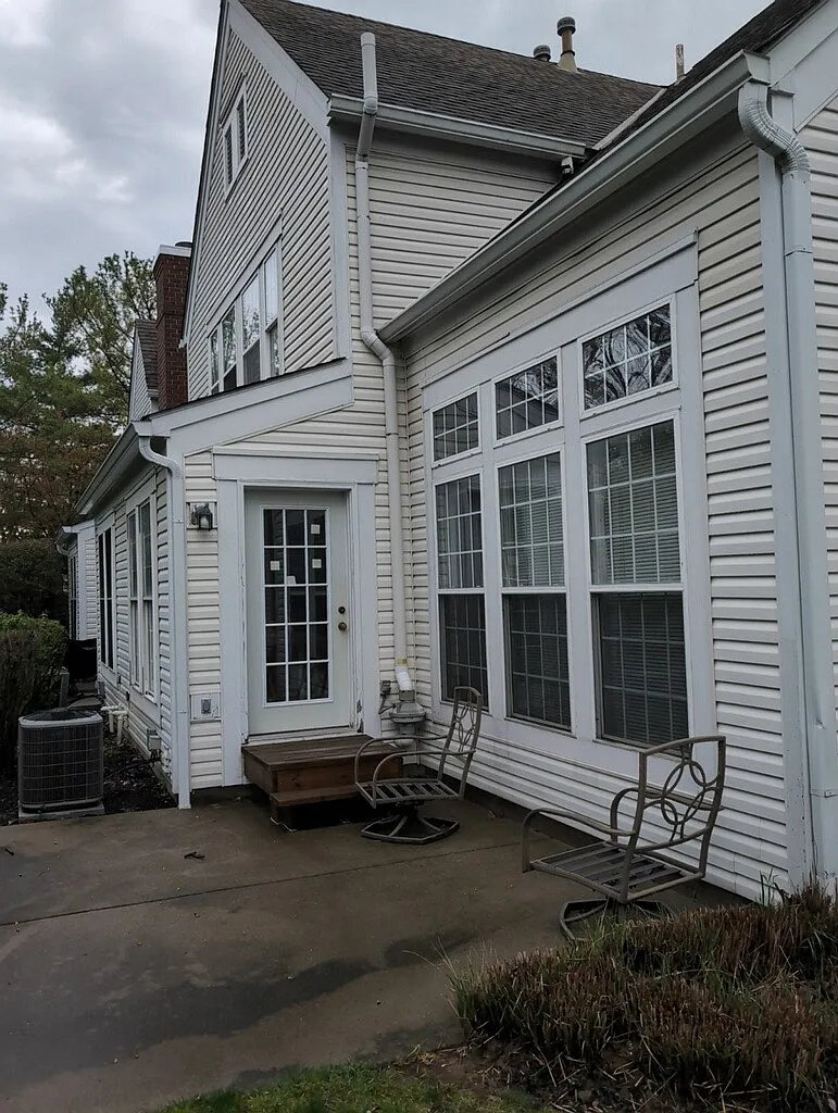3 bed, 3.5 bath, 1500 sqft, $2,395 — Photo 2