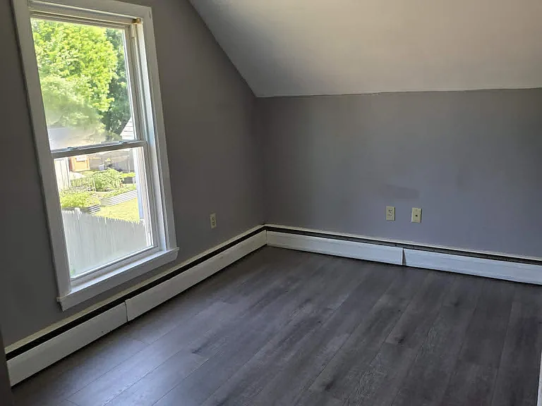 96 Maple St #B — Photo 9