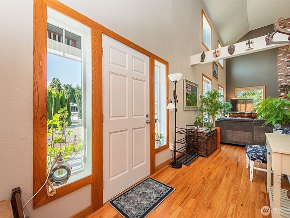 5th image of 90 Meadowlark Lane