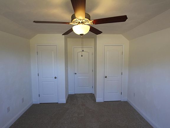 3rd image of 4931 Summerville Ln