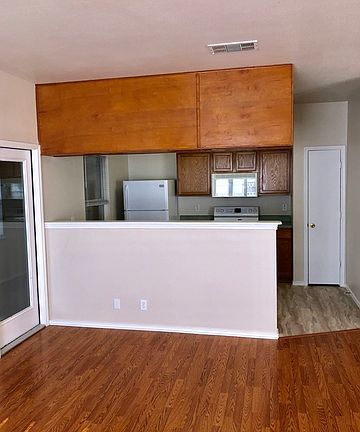 5th image of 2406 Crown Holw